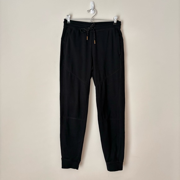 AEO lightweight jogger pants in black color - Picture 2 of 10